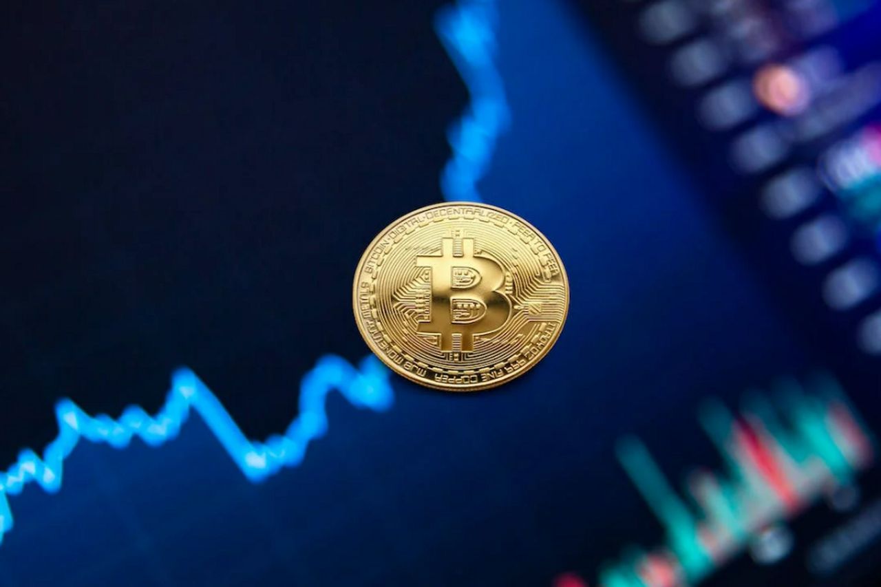 ビットコインは13%上昇、ショートポジションのトレーダーは損失