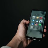 TikTok, YouTube, Instagram Bakal Dibatasi untuk Siswa Jakarta Tahun Depan