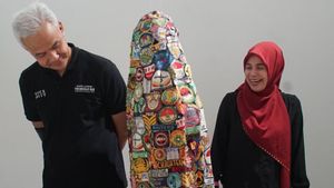 Ganjar Rela Habisi Waktu Berjam-jam Demi Karya Seniman Lokal