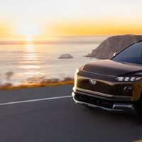 Subaru Luncurkan SUV Listrik Tiga Baris dengan Baterai Terbaru di New York Auto Show 2026