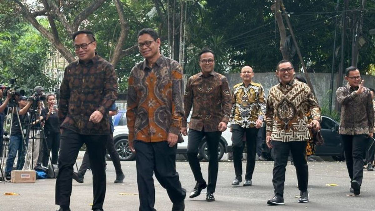 Rombongan Calon Wamen Tiba di Rumah Prabowo: Kartika Wirjoatmodjo, Pahala Mansury, Bima Arya hingga Isyana