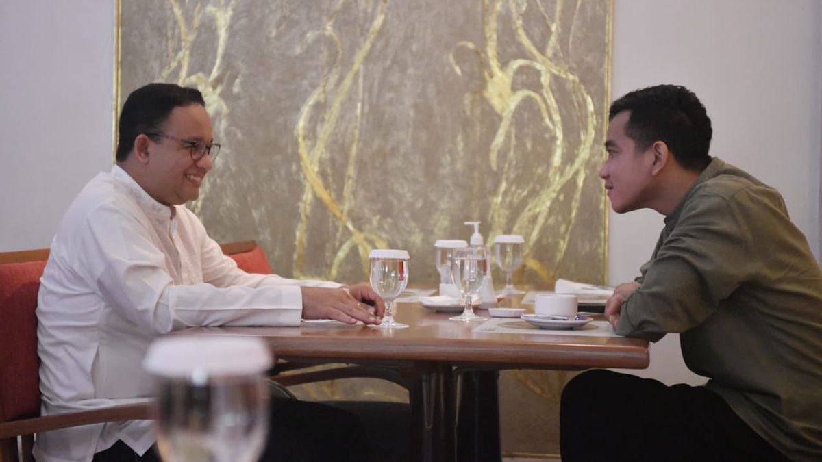 Trending, Gibran's Attitude 2 Times Equipped While Holding Anies Baswedan's Hand On Twitter