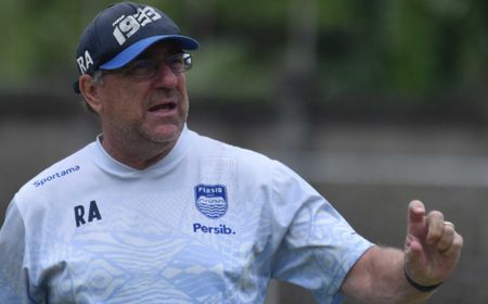 Selisih Poin dengan Pemuncak Klasemen Cuma Tiga, Robert Alberts Pede Persib Juara Liga