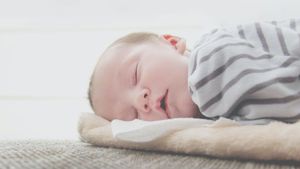 Pelajari Pola Tidur Bayi Usia 6 Bulan Agar Orang Tua Tak Mudah Panik