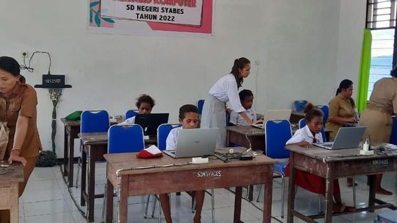 76, Wondama West Papua Lack Of 313 Teachers From Elementary To Junior High School