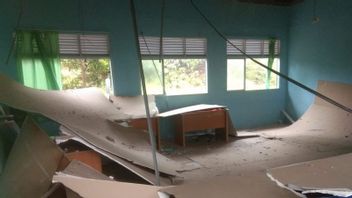 出现得这么快，民丹岛特朗岛上的5栋居民房屋和一些教室被强风破坏