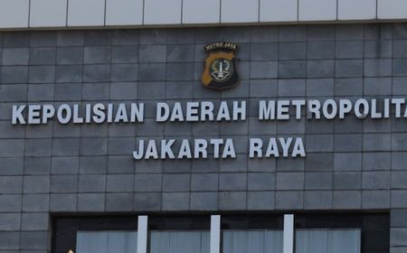 Polda Metro Usut Penyebar Foto dengan Narasi Penyidik Bakal Bawa Barang Bukti Baju Bekas Impor untuk Keluarga