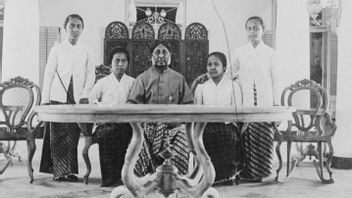 RA Kartini's Letter To His Friends In The Netherlands, Mien Bosch In History Today, July 5, 1903