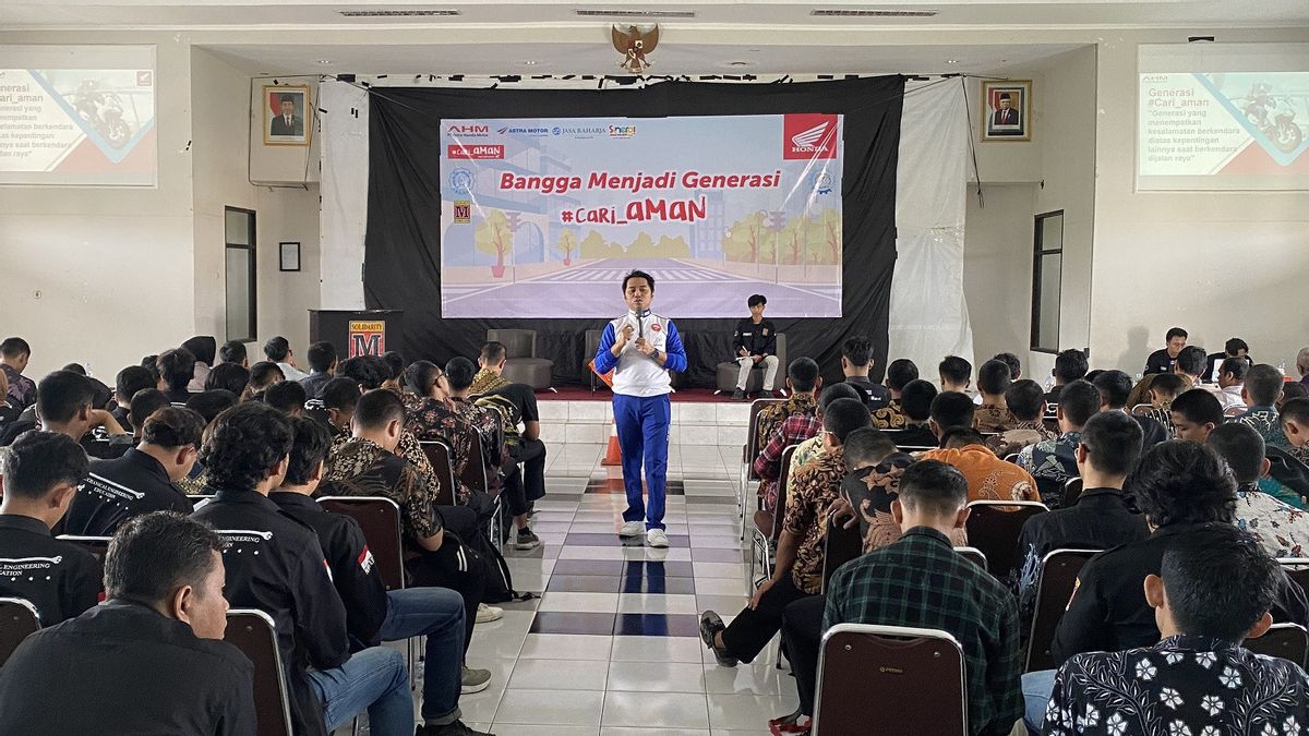 AHMインドネシアの学生向け運転安全セミナーを開催