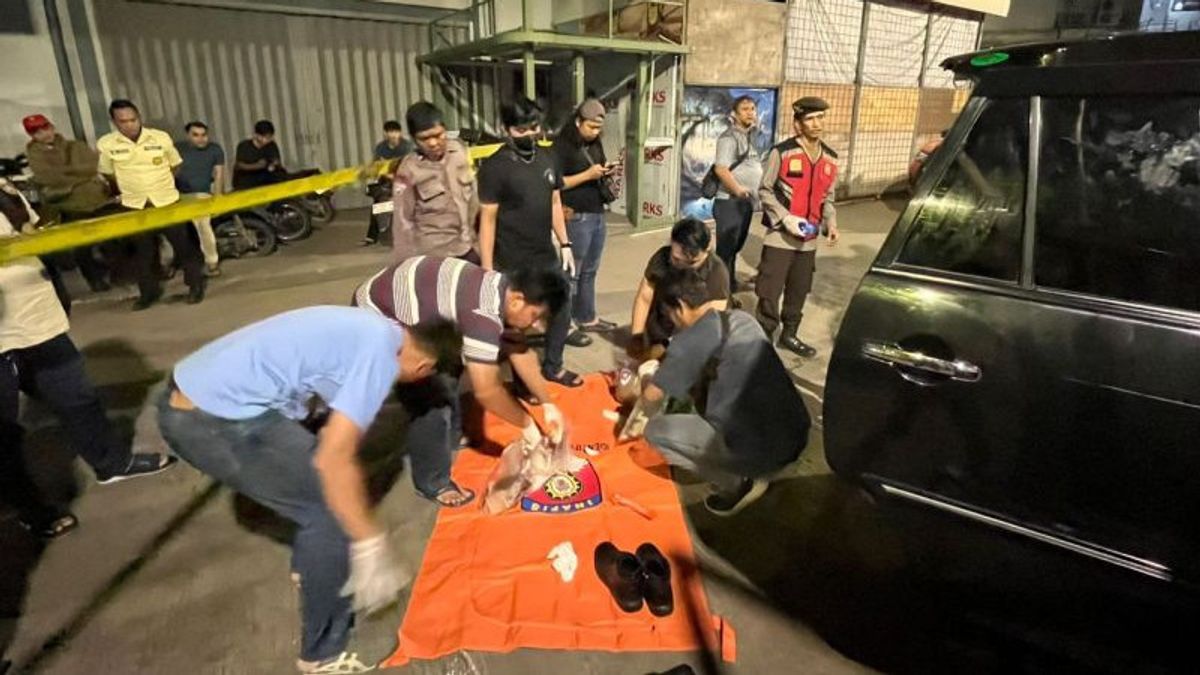 2人死于停在占碑购物中心的一辆车上,警方涉嫌AC中毒