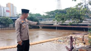 Mayat Wanita di BKB Jakbar Ternyata Mahasiswi IPB yang Hanyut Terseret Banjir di Bogor