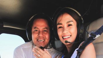 5 Portraits Of Melanie Putria's Happiness Proposed By Her Lover On A Helicopter, Keep Smiling