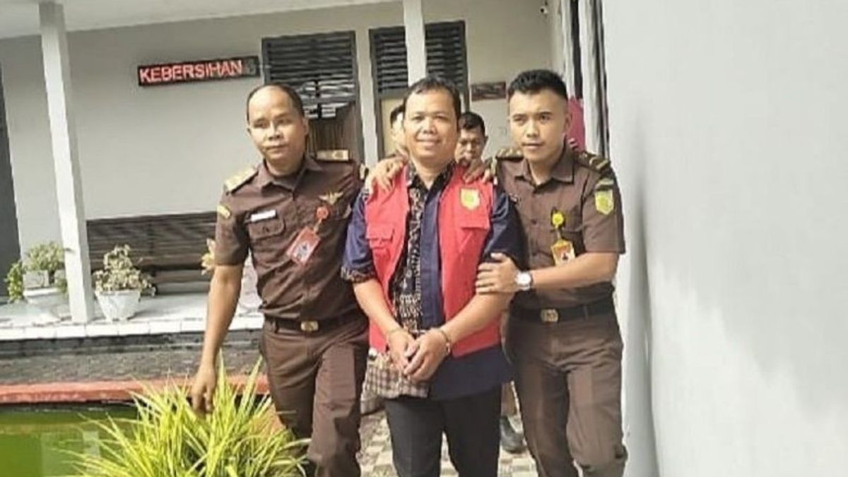  Khawatir Kabur, Kejaksaan Tahan Tersangka Dugaan Korupsi Pipanisasi PAM di Batanghari Jambi