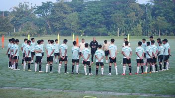 The U-16 Indonesian National Team Faced The Philippines In The 2024 AFF U-16 Cup, Erick Thohir Called The Team With Steel Mental Capital