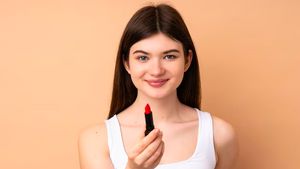 Tampil Percaya Diri dengan Lipstik yang Sesuai Kebutuhan, Ini Tipsnya