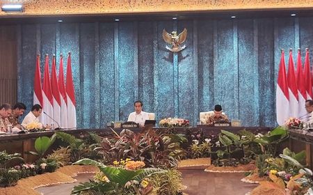 Presiden Jokowi Pimpin Sidang Paripurna Perdana di Istana Garuda IKN