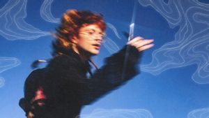 Lebih Matang dan Penuh Warna, Cavetown Suguhkan <i>Rainbow Gal</i>