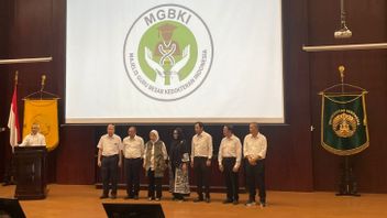 公众诱惑医学教授小组不容易在演示行动中挑衅