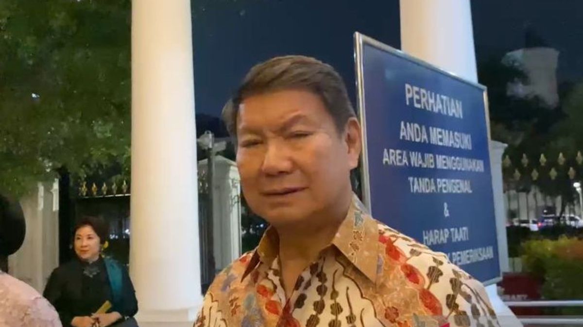 Dîner Prabowo de famille Djojohadikusumo dans le palais