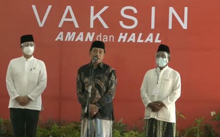 Di Depan Jokowi,  MUI Jatim Sebut Vaksin AstraZeneca Halal, Beda Dengan MUI Pusat