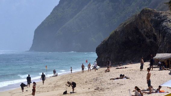 Avertissement Pour Les Caucasiens à Bali, Les étrangers Dont La Fête Du Nouvel An Viole Les Prokes Seront Expulsés De L’île Des Dieux