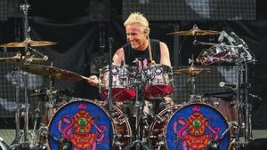 Didepak Foo Fighters, Josh Freese Akan Reuni dengan Weezer
