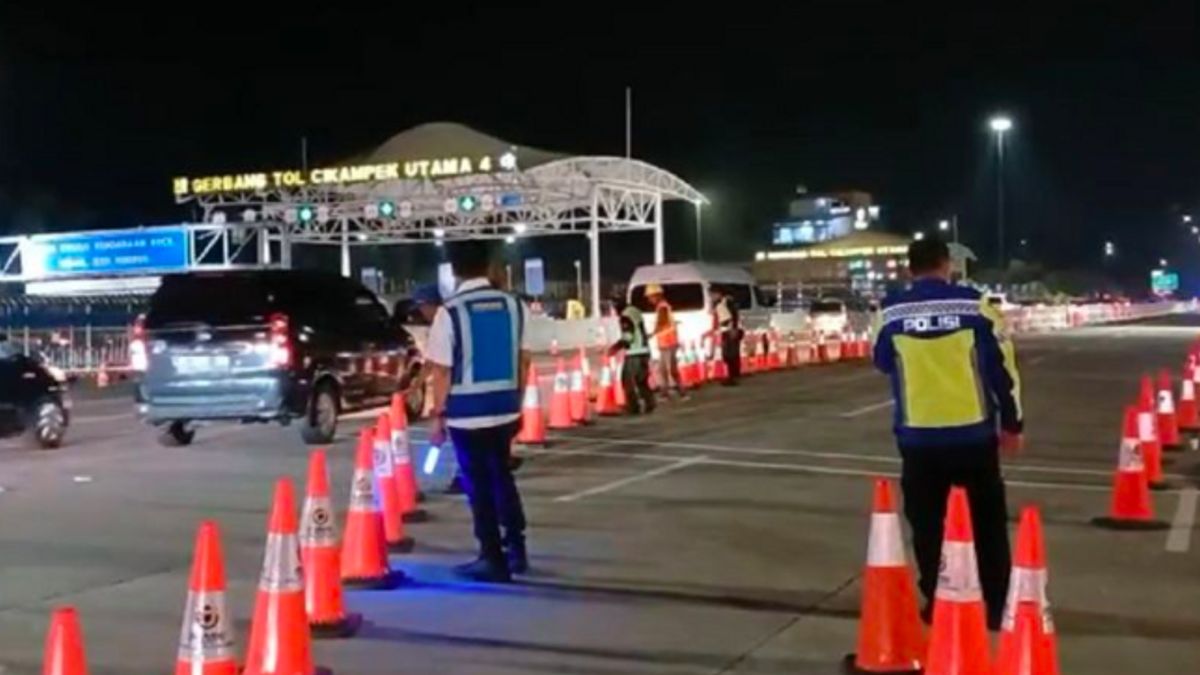 Homecoming Flow Sloping, Contraflow On Jakarta-Cikampek Toll Road Stopped