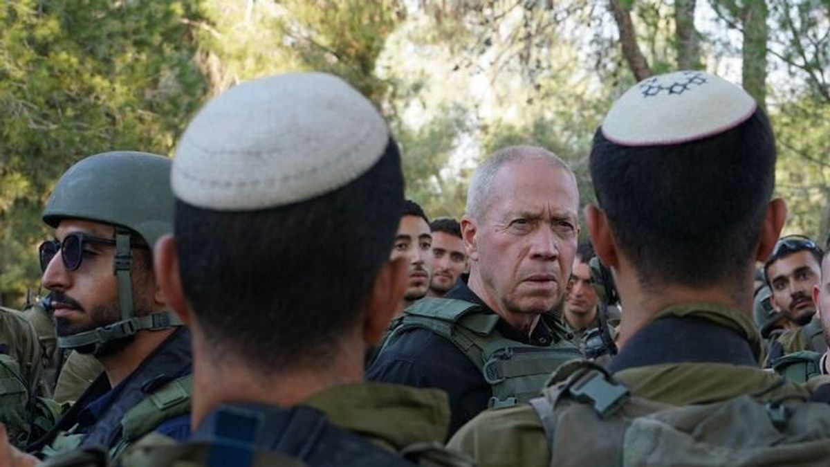 国境で数十万の兵士と面会、イスラエル国防大臣がガザに地上攻撃コードを与える