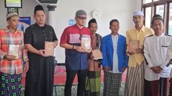 Balas Budi, Ustaz Zacky Mirza Wakaf Al Quran dalam Rangka Haul ke-10 Uje