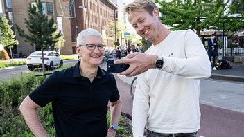 苹果 首席执行官蒂姆·库克(Tim Cook)从两年来的最大股票销售中赚取了6470亿印尼盾的利润