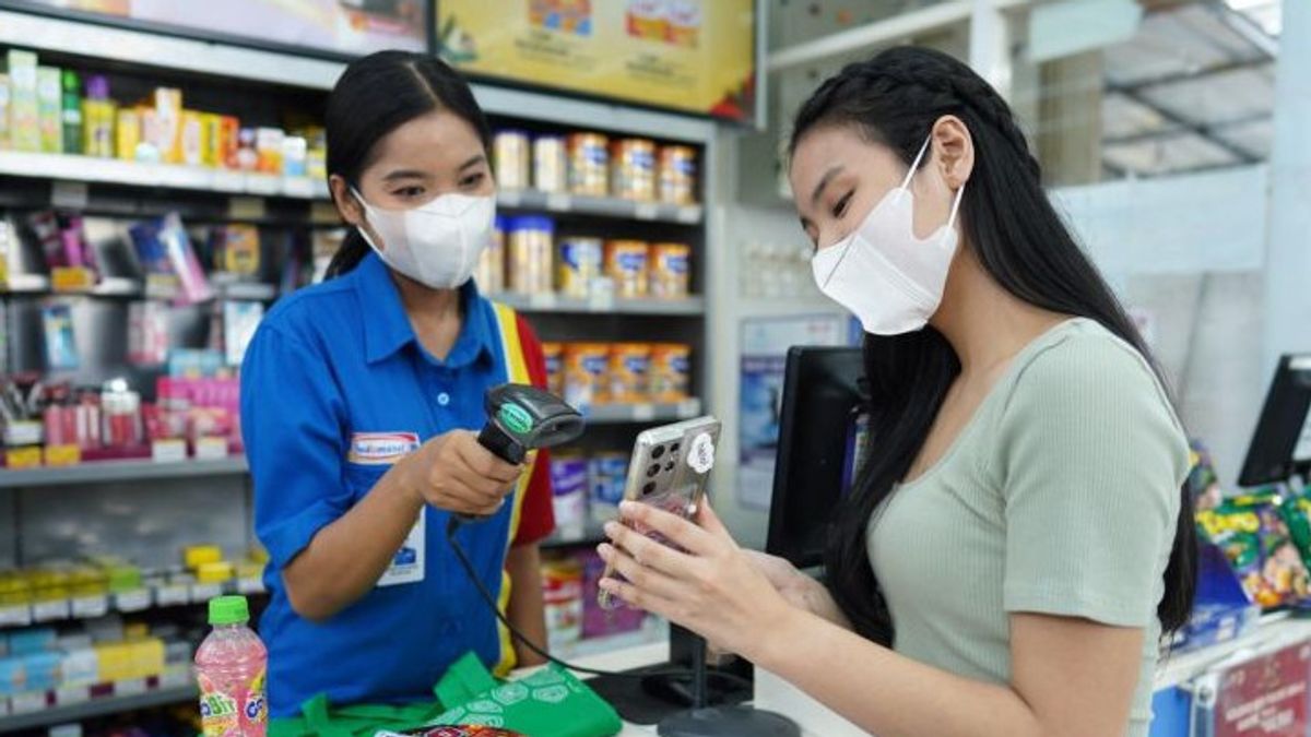 Indomaret Rp14 Thousand Limited的食用油买家，管理层：为消费者提供均衡