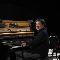 Kunto Aji的Blue Pilu由Erwin Gutawa和GUT Orchestra重新展示