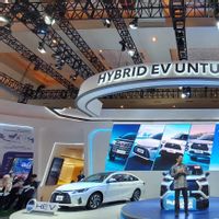 Toyota Luncurkan Jajaran Hybrid Terbaru dan Resmikan Harga New Veloz Hybrid di IIMS 2026