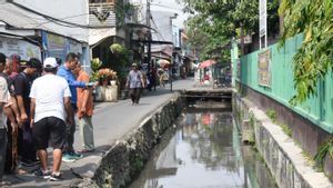  Jalan-Saluran Air Sepanjang Jalan Al Akhyar Cakung Rusak, Walkot Minta Sudin SDA dan BM Jaktim Bergerak