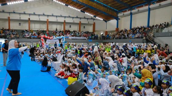 運動競技会は、身体刺激と子供の栄養の充足のための教育的な競争になります