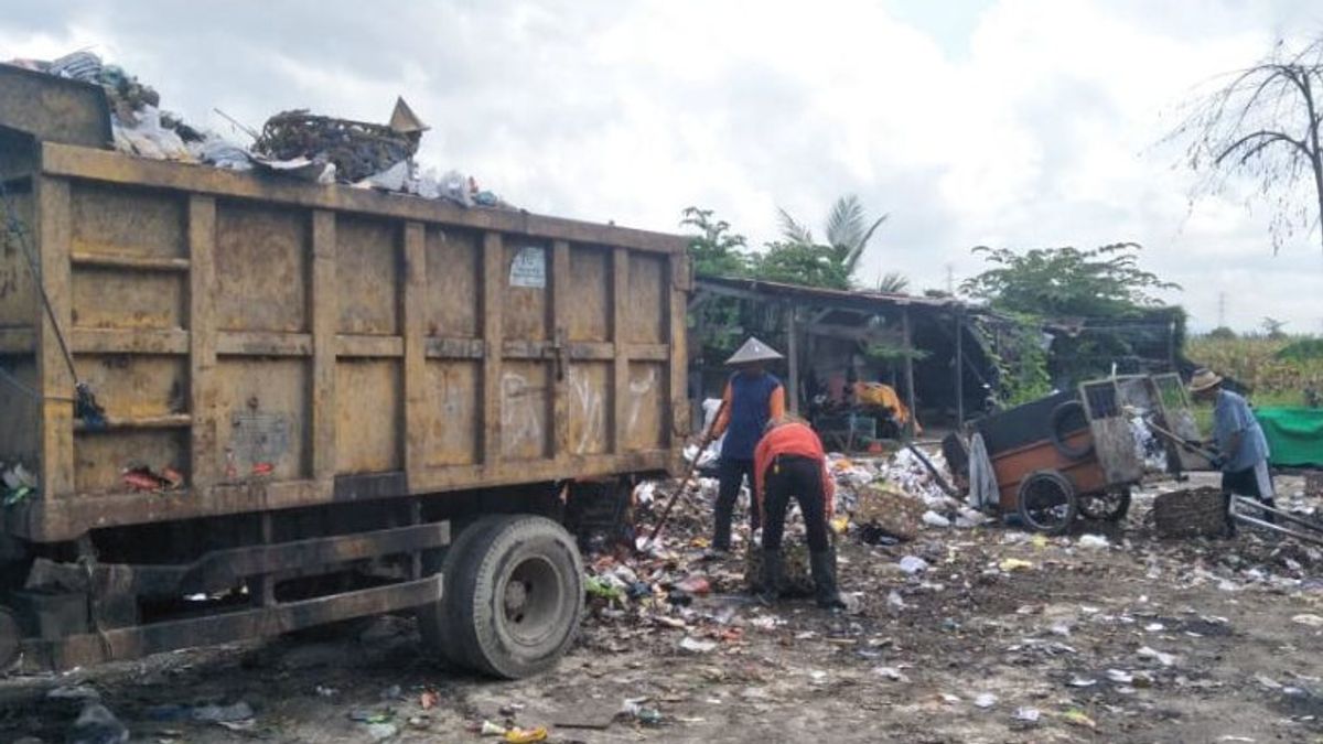 Mataram DLH Closes 36 Locations Of Illegal Waste Disposal Sites