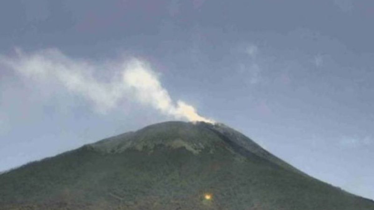 His Status Is Still Alert, Eruption Is No Longer Seen At The Peak Of Mount Lewotolok NTT