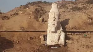 Archaeologists Managed To Find The Top Of The James II Statue After The Discovery Of Its Lower A Century Ago