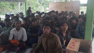 114 Warga Etnis Rohingya Terdampar di Desa Alue Buya Pasie Aceh, Warga Inisiatif Tempatkan di Musala