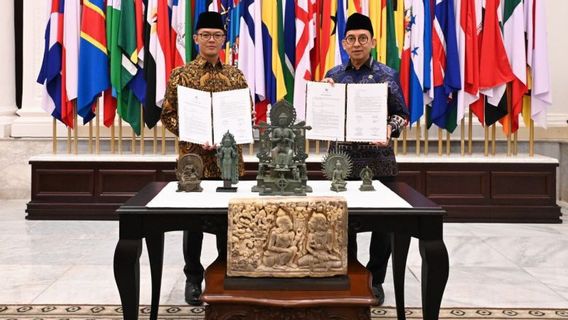 Kemlu Serahkan Enam Objek Budaya yang Dipulangkan dari AS ke Kemenbud