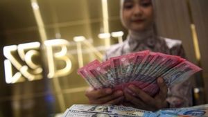 Rupiah Kamis Melemah Imbas Tekanan Ekspektasi Suku Bunga AS yang Bertahan Lebih Lama   