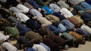 Imam Besar Masjid Istiqlal: Jangan Memaksa Ibadah di Masjid