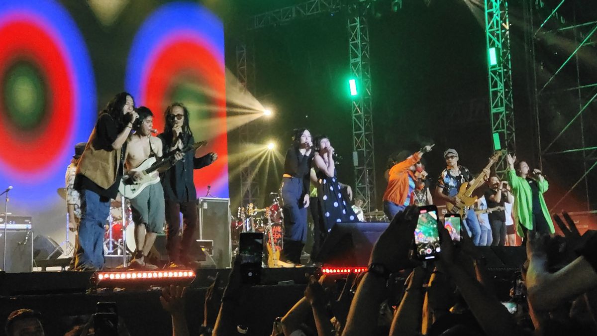 Potlot Jam Hadirkan Nostalgia Era 90an di Panggung Synchronize Fest 2024