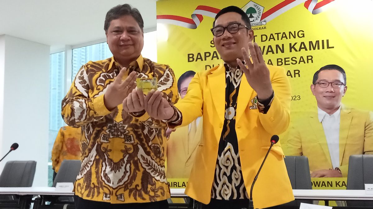 Sah! Ridwan Kamil Joins Golkar, Use Yellow Jas Can KTA