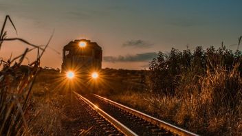 Beware of Israel Attacking Public Transportation, IDF Asks Iranian Citizens to Stay Away from Trains