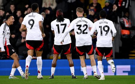 Alex Iwobi Cetak Brace, Fulham Gagalkan Brighton Dekati Man City