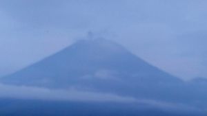 Mount Semeru Erupts 10 Times In Early 2025, People Are Asked To Be Alert