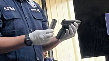 الطب الشرعي للشرطة الوطنية بوستدوكيس: اخترق رصاصة HS 9mm مؤشر كتلة الكنان واليسار العميد ريدال علي تومي