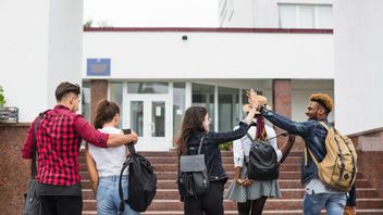 アジア、ヨーロッパ、アメリカで最も学齢期が長い国