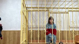 Masuk Daftar Teroris Rusia, Gadis 19 Tahun Ini Kritik Perang: Punya Tato Anti-Putin di Kakinya, Dipasangi Pelacak